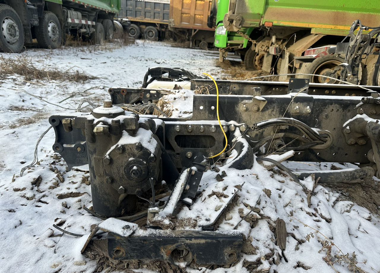 Самосвал Shacman SX33186V366: фото 27 Самосвал Shacman SX33186V366: фото 27