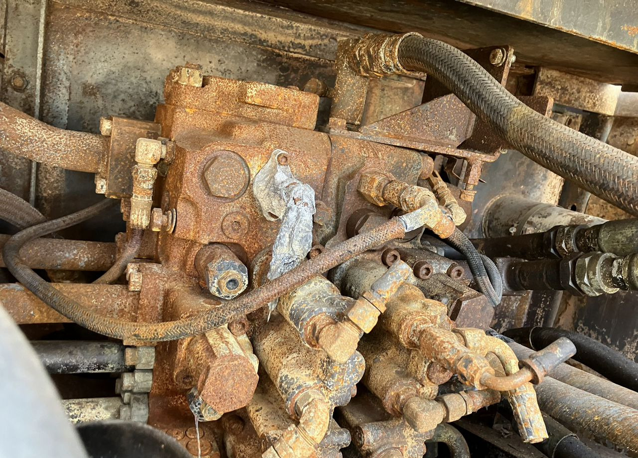 Гусеничный экскаватор Sumitomo SH350LC-6: фото 24