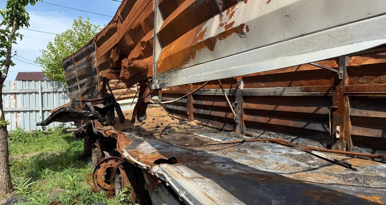 Полуприцеп зерновоз, Самосвальный полуприцеп ТЗА 588536: фото 6