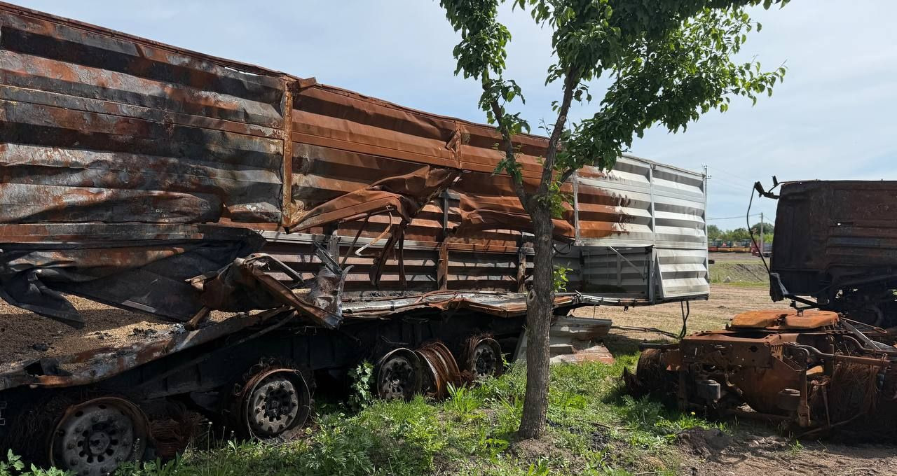 ТЗА 588536 - Полуприцеп зерновоз, Самосвальный полуприцеп: фото 4 ТЗА 588536 - Полуприцеп зерновоз, Самосвальный полуприцеп: фото 4
