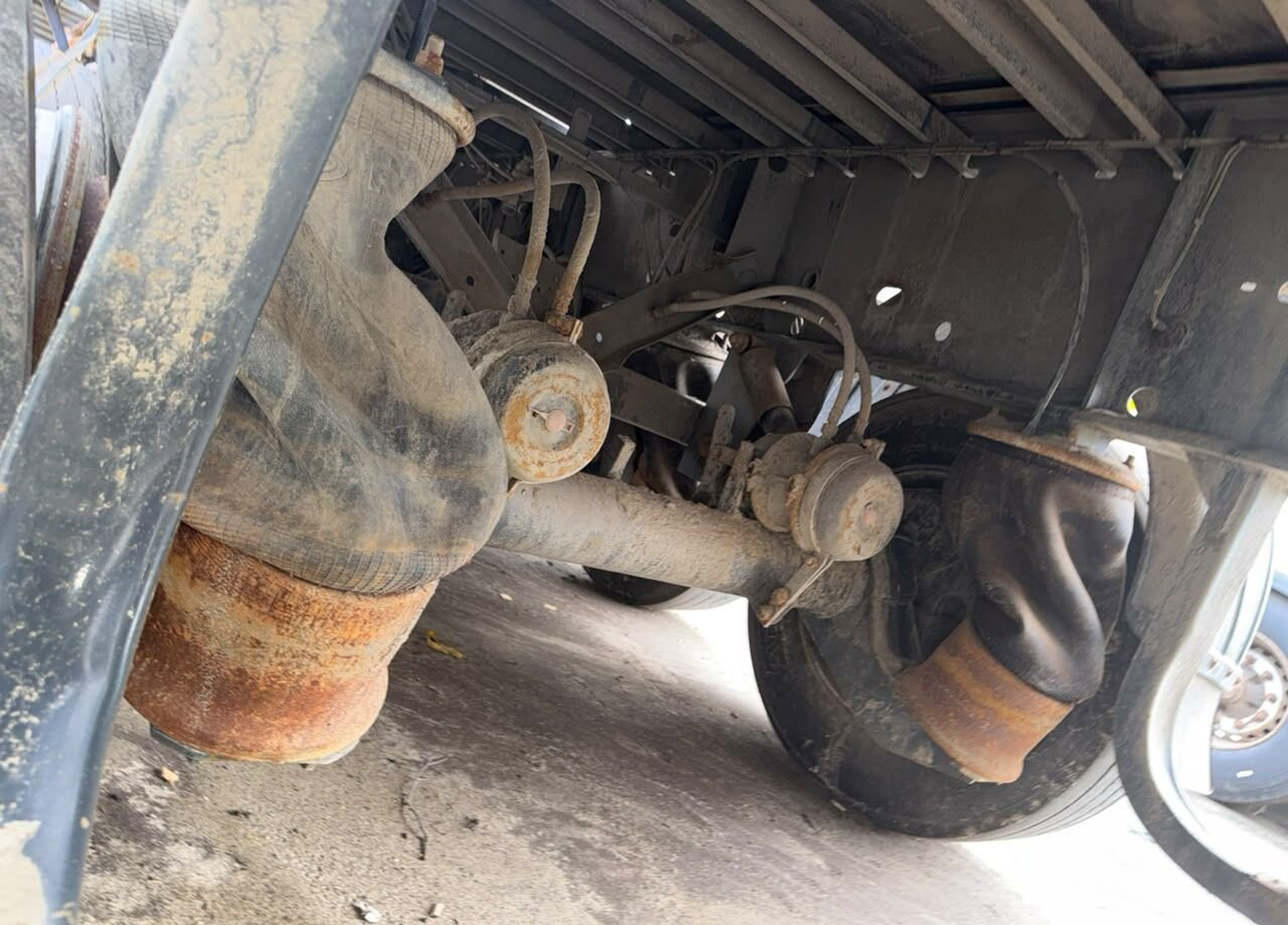 Тентованный полуприцеп Тонар 9888: фото 10 Тентованный полуприцеп Тонар 9888: фото 10