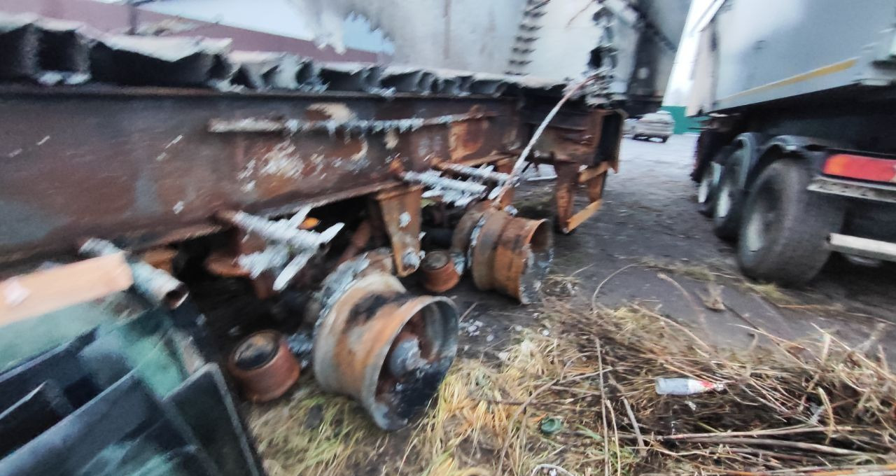 Тонар SL3-41AG (9594) - Самосвальный полуприцеп: фото 3 Тонар SL3-41AG (9594) - Самосвальный полуприцеп: фото 3