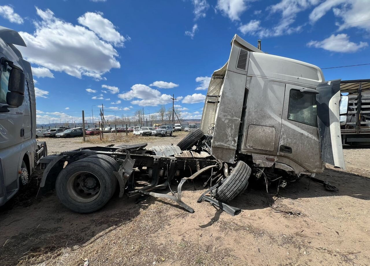 Dongfeng DFH - Тягач: фото 4 Dongfeng DFH - Тягач: фото 4