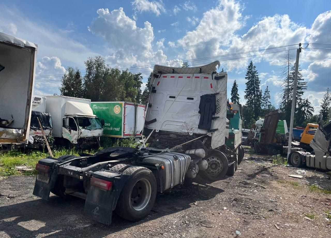 Dongfeng DFH - Тягач: фото 4 Dongfeng DFH - Тягач: фото 4