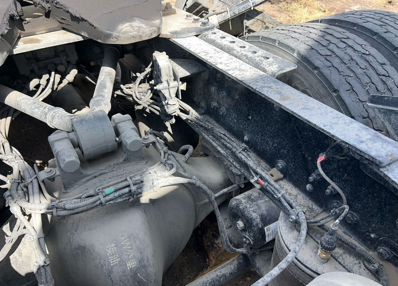 Тягач Dongfeng DFH: фото 14