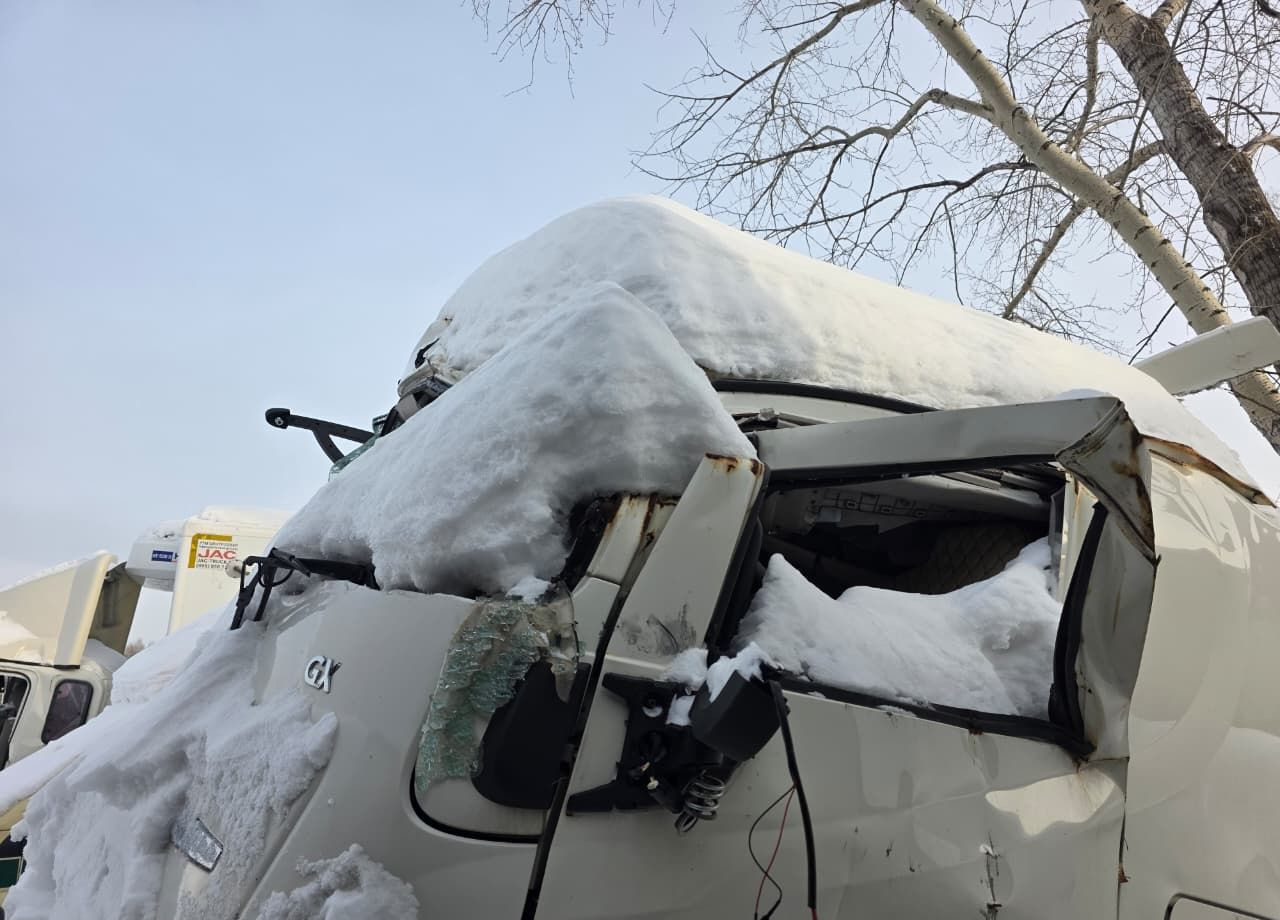 Тягач Dongfeng DFH: фото 24