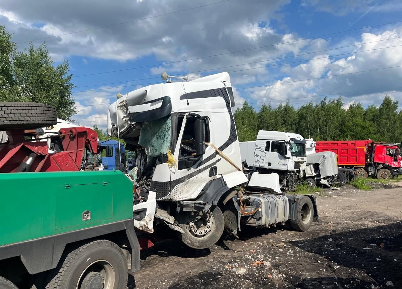 Dongfeng DFH - Тягач: фото 3 Dongfeng DFH - Тягач: фото 3
