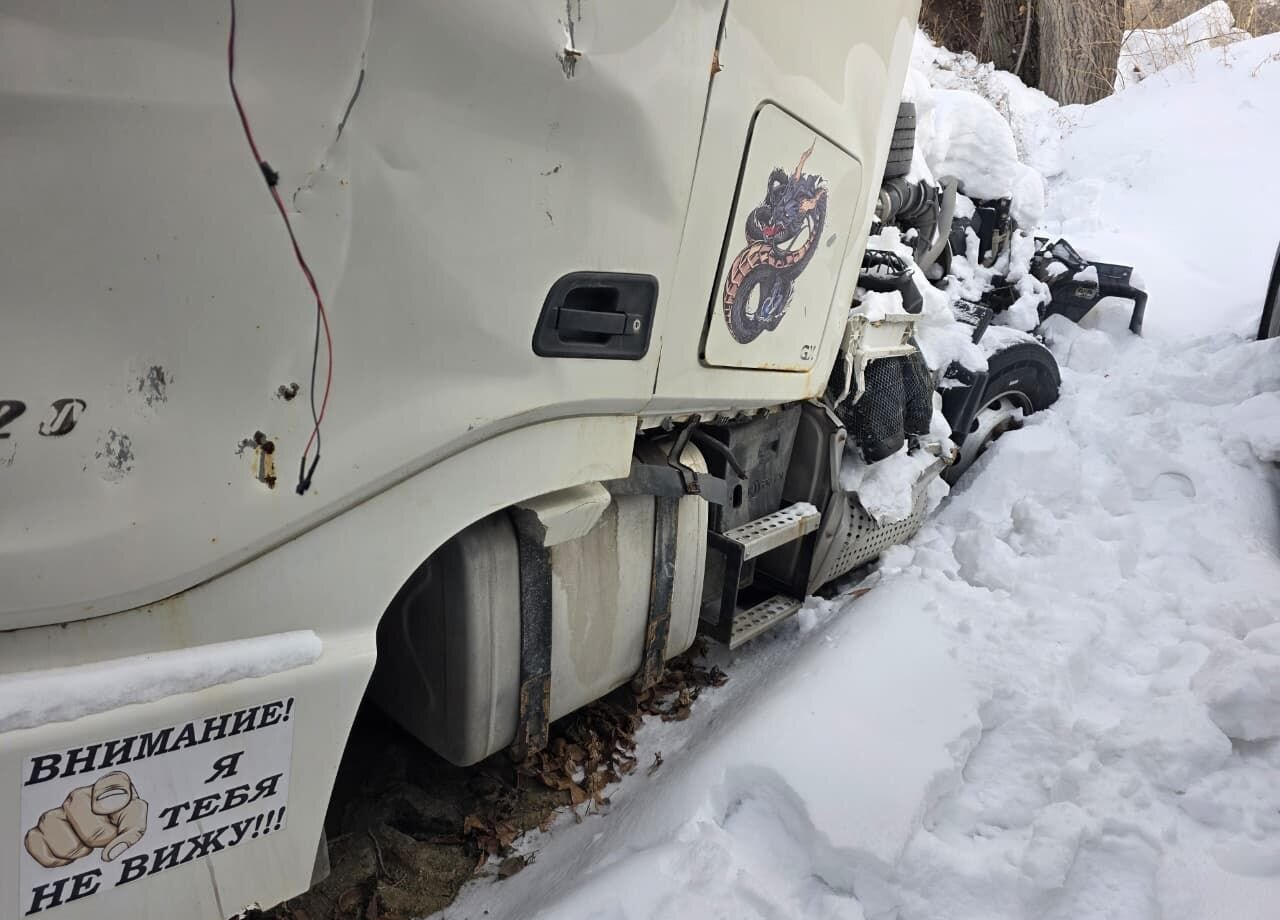 Тягач Dongfeng DFH: фото 22