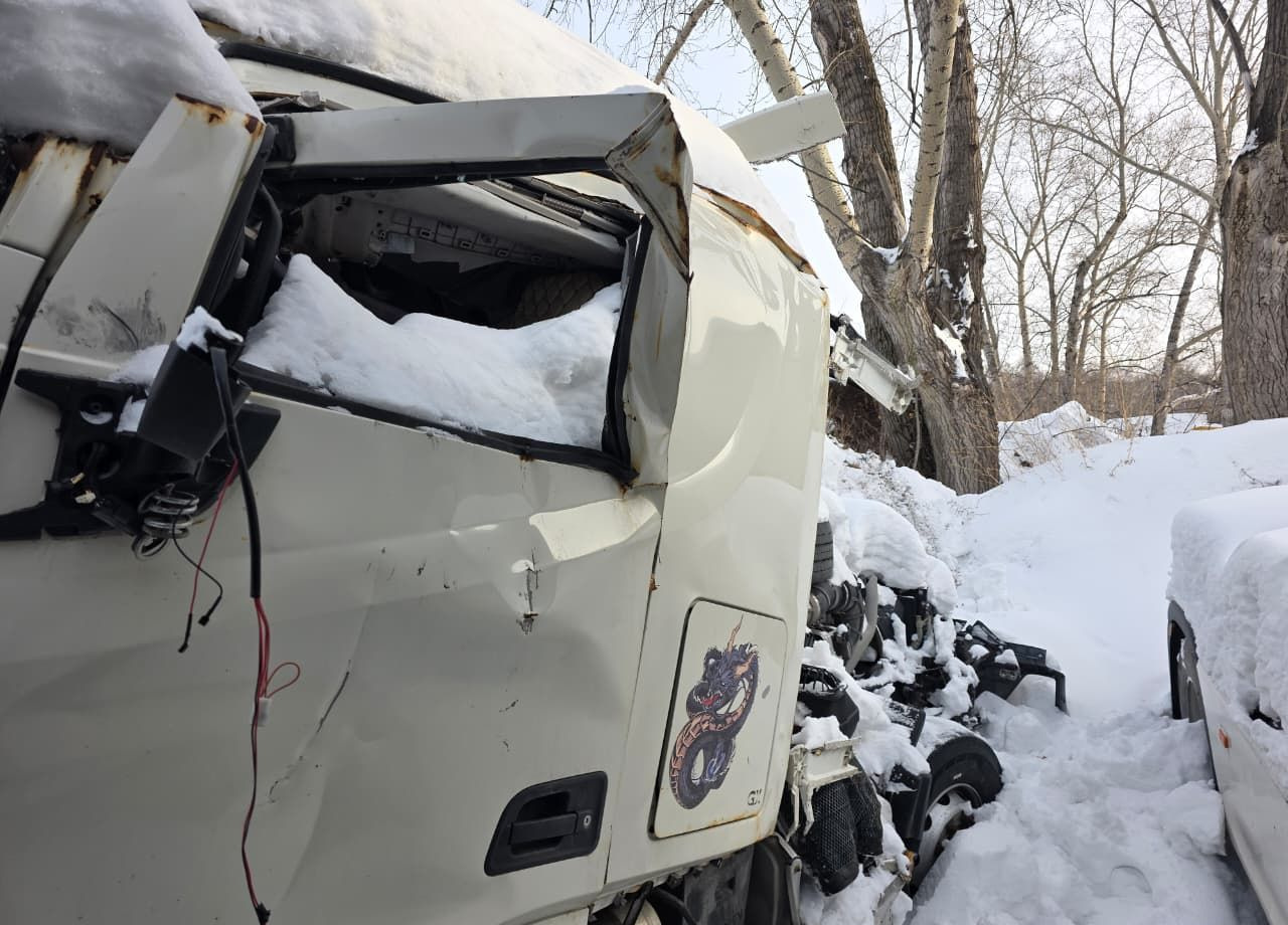 Тягач Dongfeng DFH: фото 25