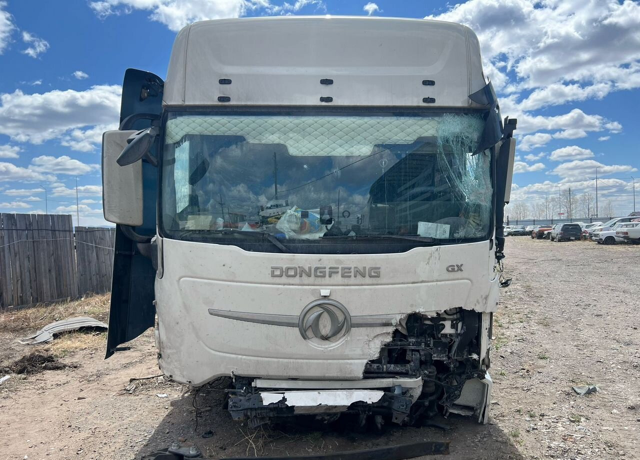 Dongfeng DFH - Тягач: фото 3 Dongfeng DFH - Тягач: фото 3