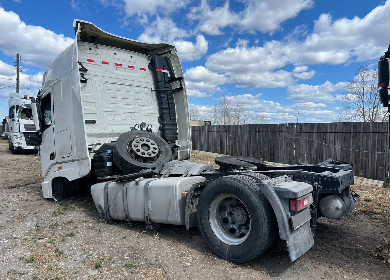 Dongfeng DFH - Тягач: фото 5 Dongfeng DFH - Тягач: фото 5