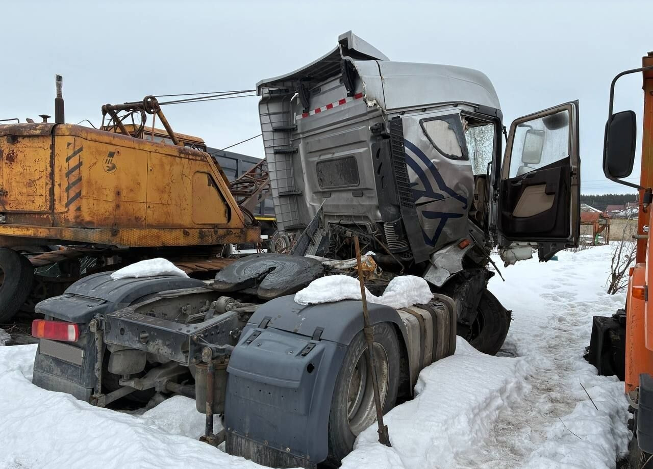 FAW JH6 - Тягач: фото 4 FAW JH6 - Тягач: фото 4