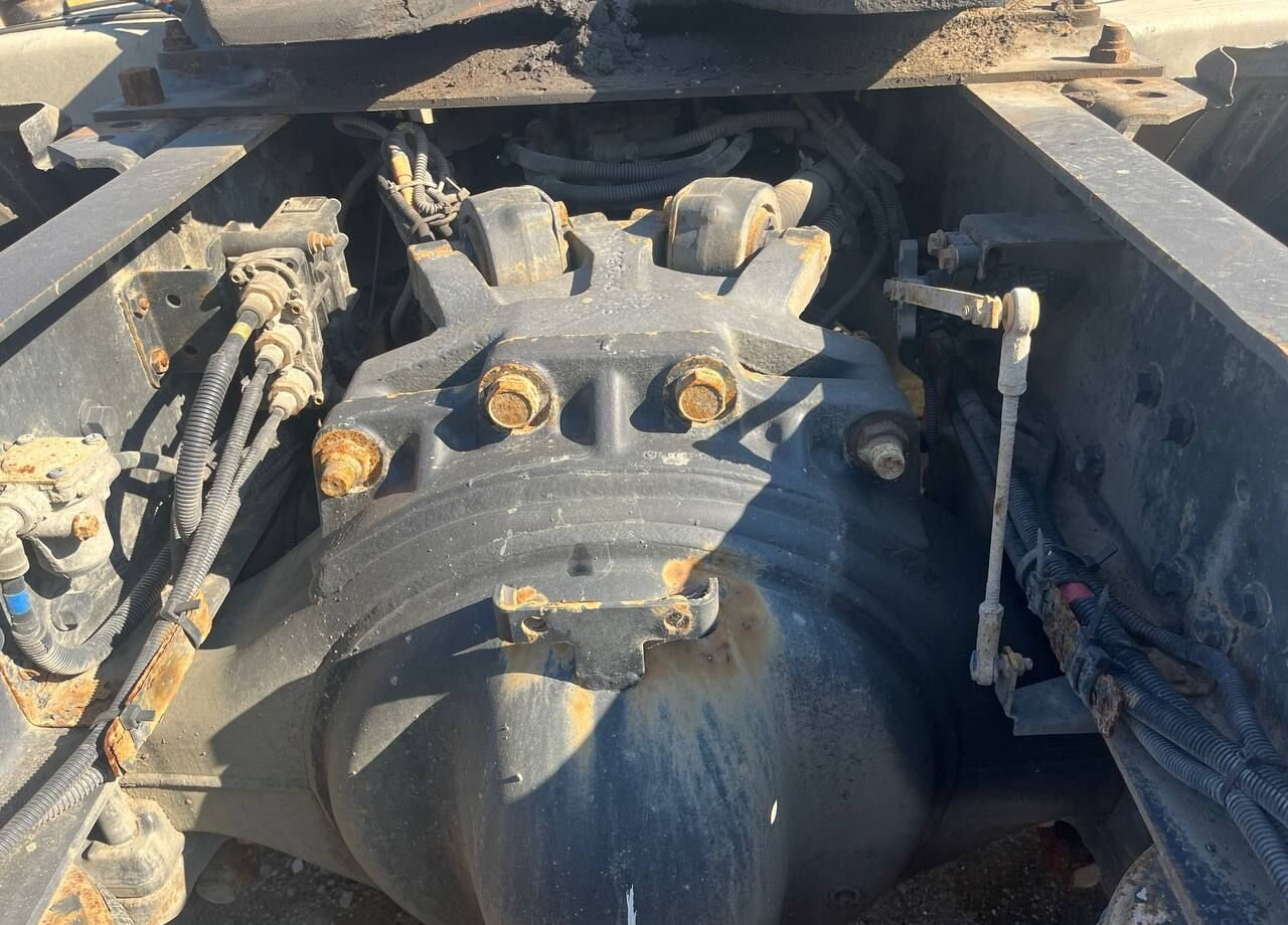 Тягач КАМАЗ 5490: фото 33