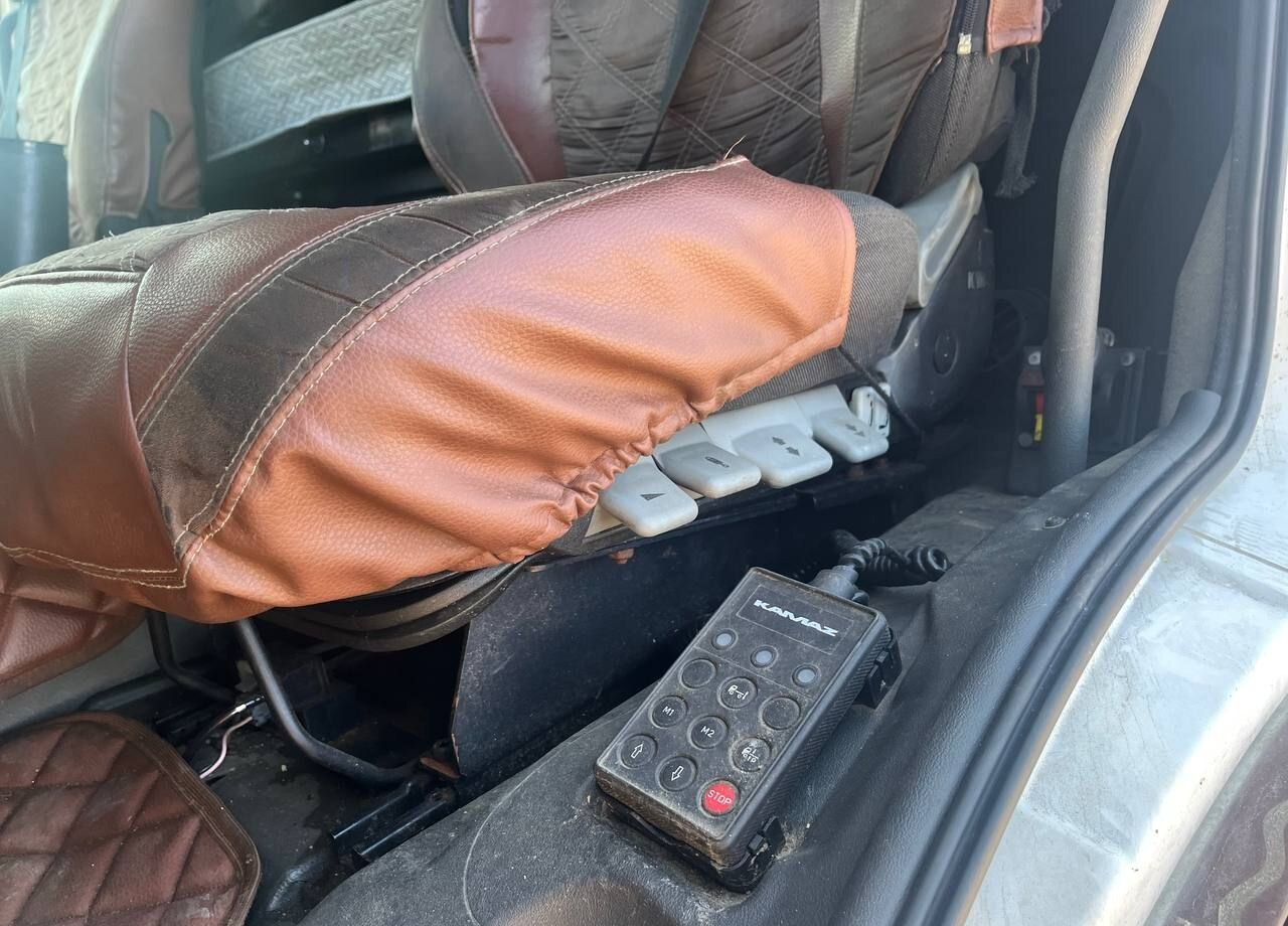 Тягач КАМАЗ 5490: фото 25