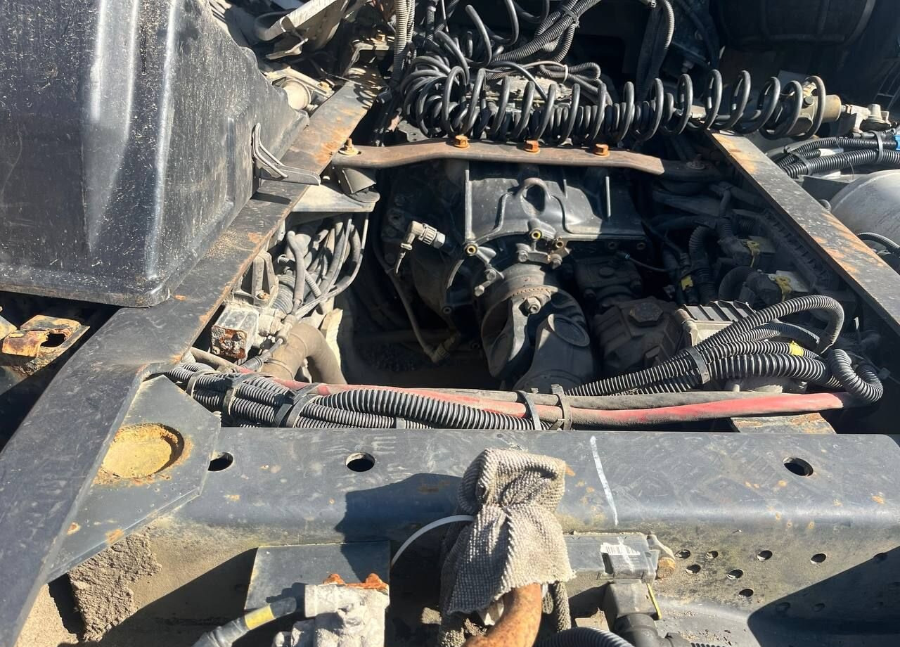 Тягач КАМАЗ 5490: фото 38