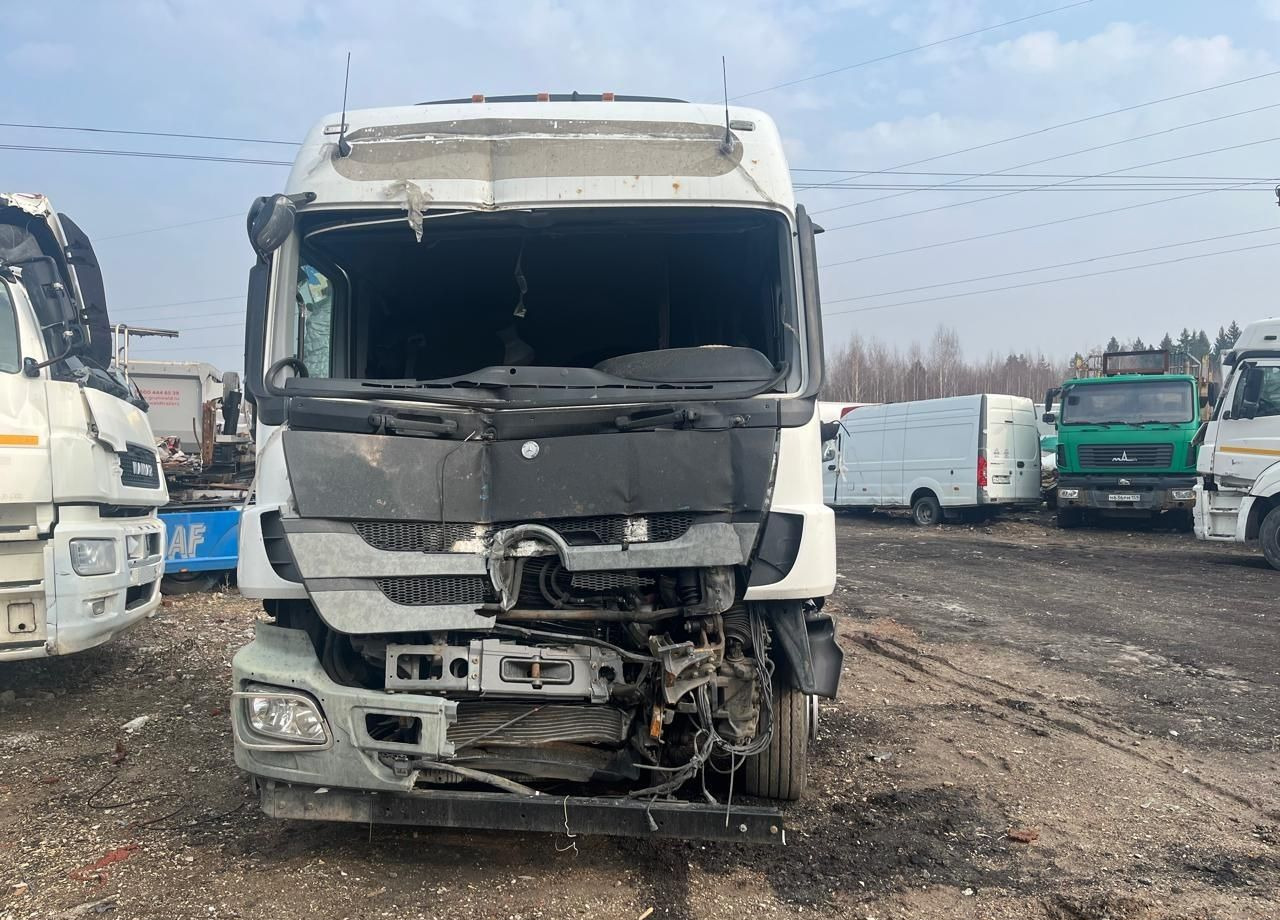 Тягач Mercedes-Benz Actros: фото 9