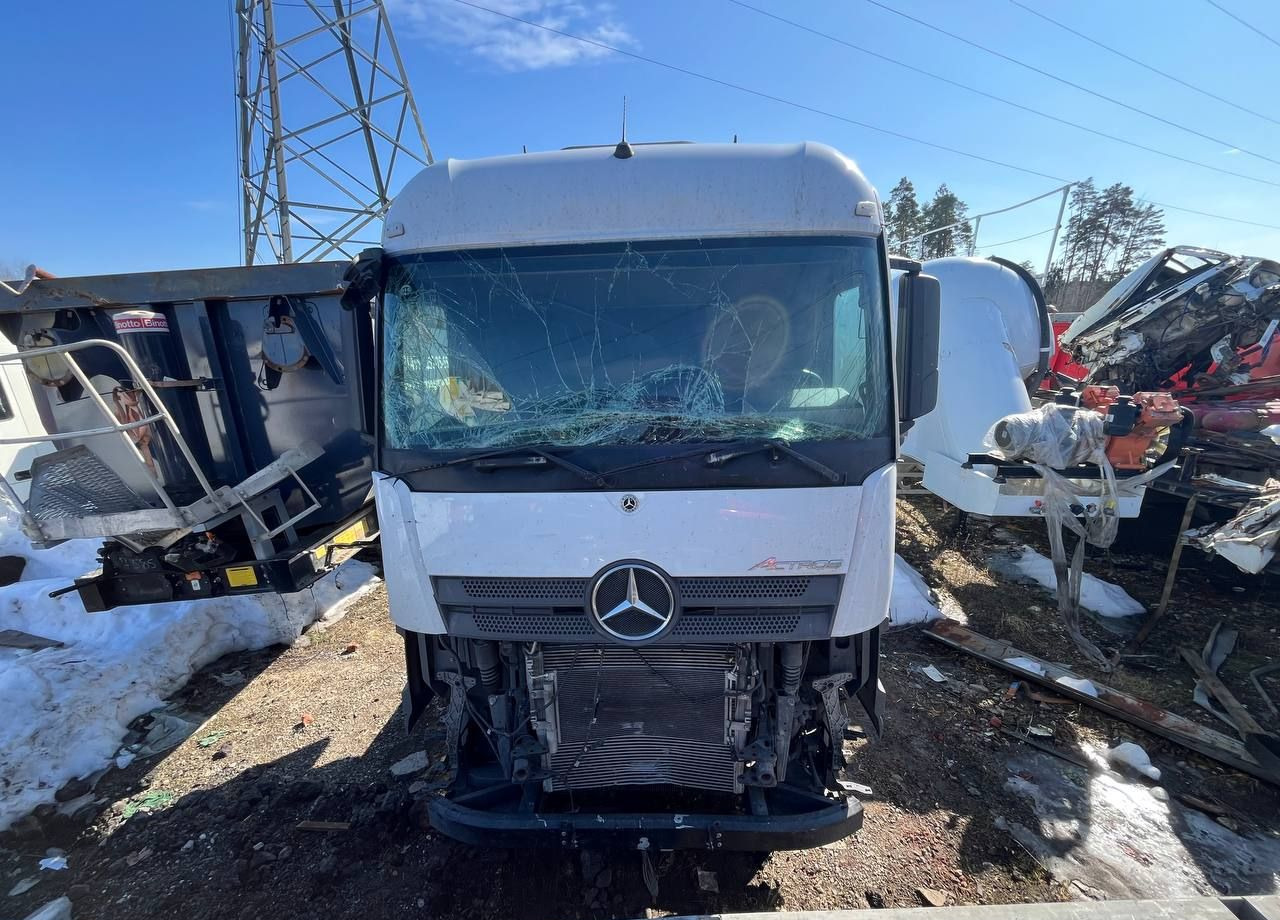 Mercedes-Benz Actros - Тягач: фото 2 Mercedes-Benz Actros - Тягач: фото 2