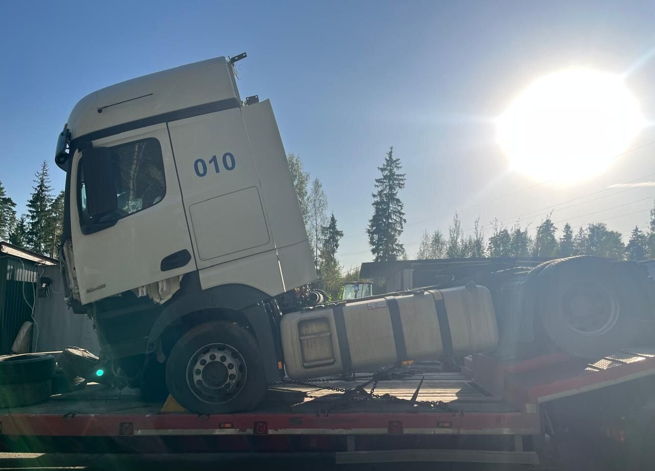 Тягач Mercedes-Benz Actros: фото 7