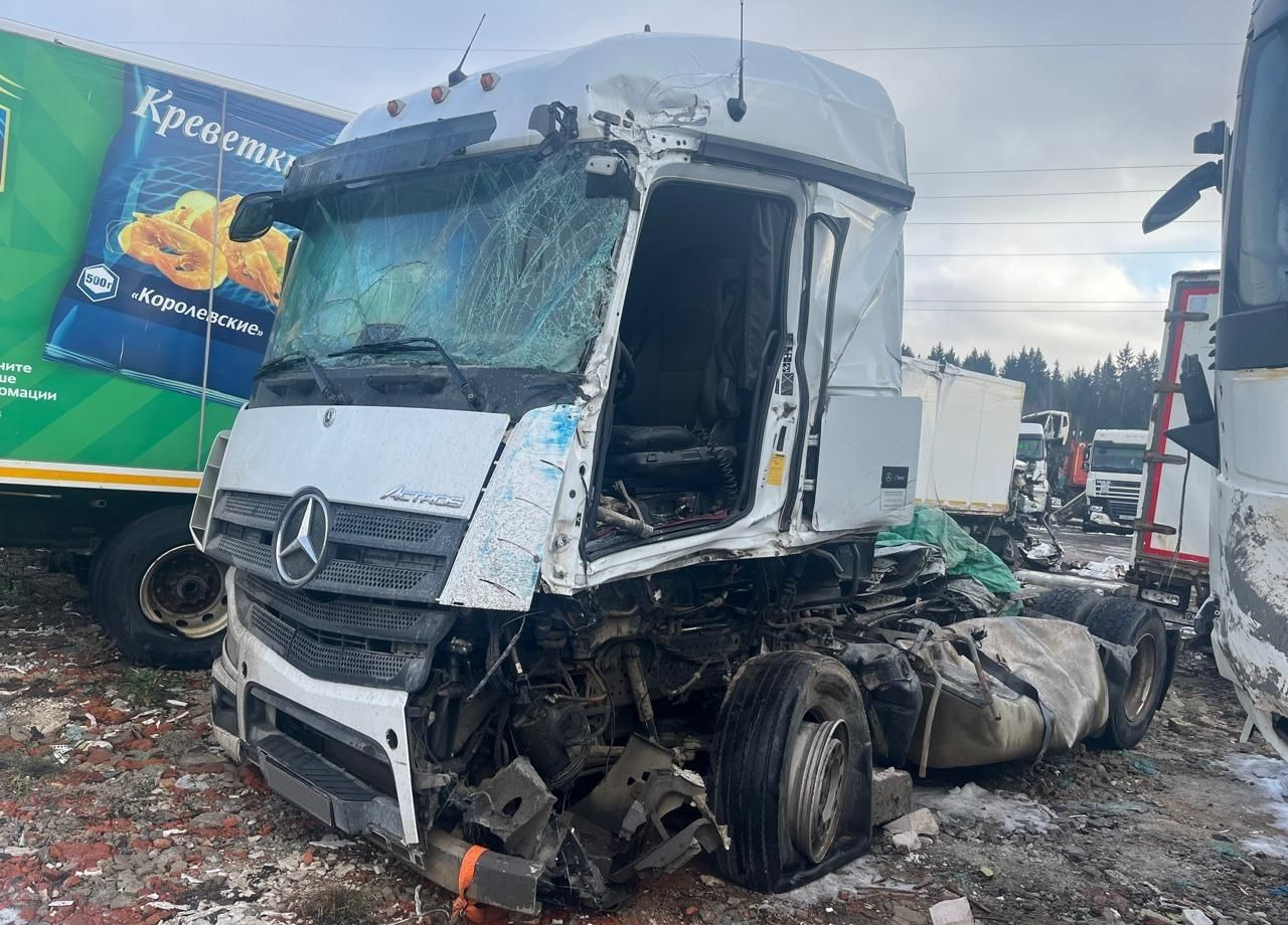 Mercedes-Benz Actros - Тягач: фото 4 Mercedes-Benz Actros - Тягач: фото 4