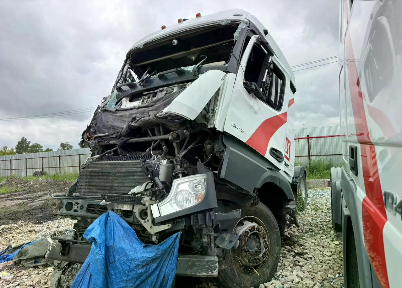 Тягач Mercedes-Benz Actros: фото 7