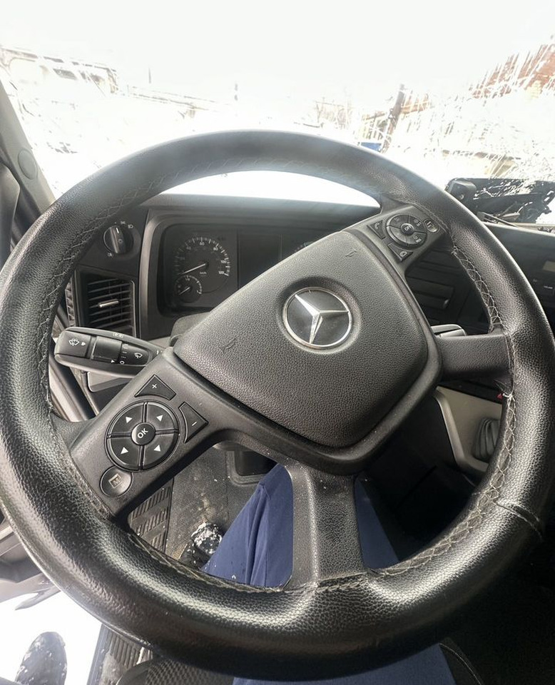 Тягач Mercedes-Benz Actros: фото 26