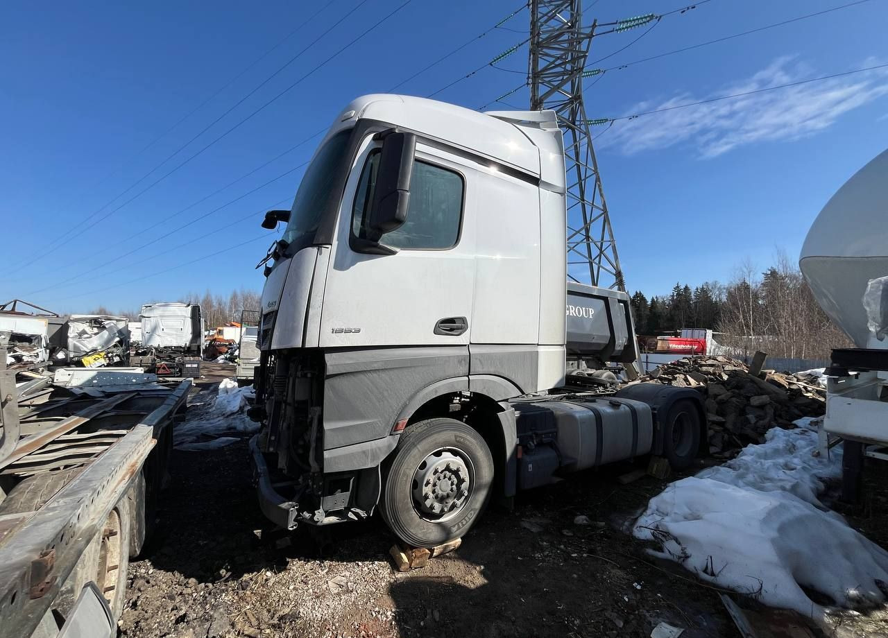 Mercedes-Benz Actros - Тягач: фото 1 Mercedes-Benz Actros - Тягач: фото 1