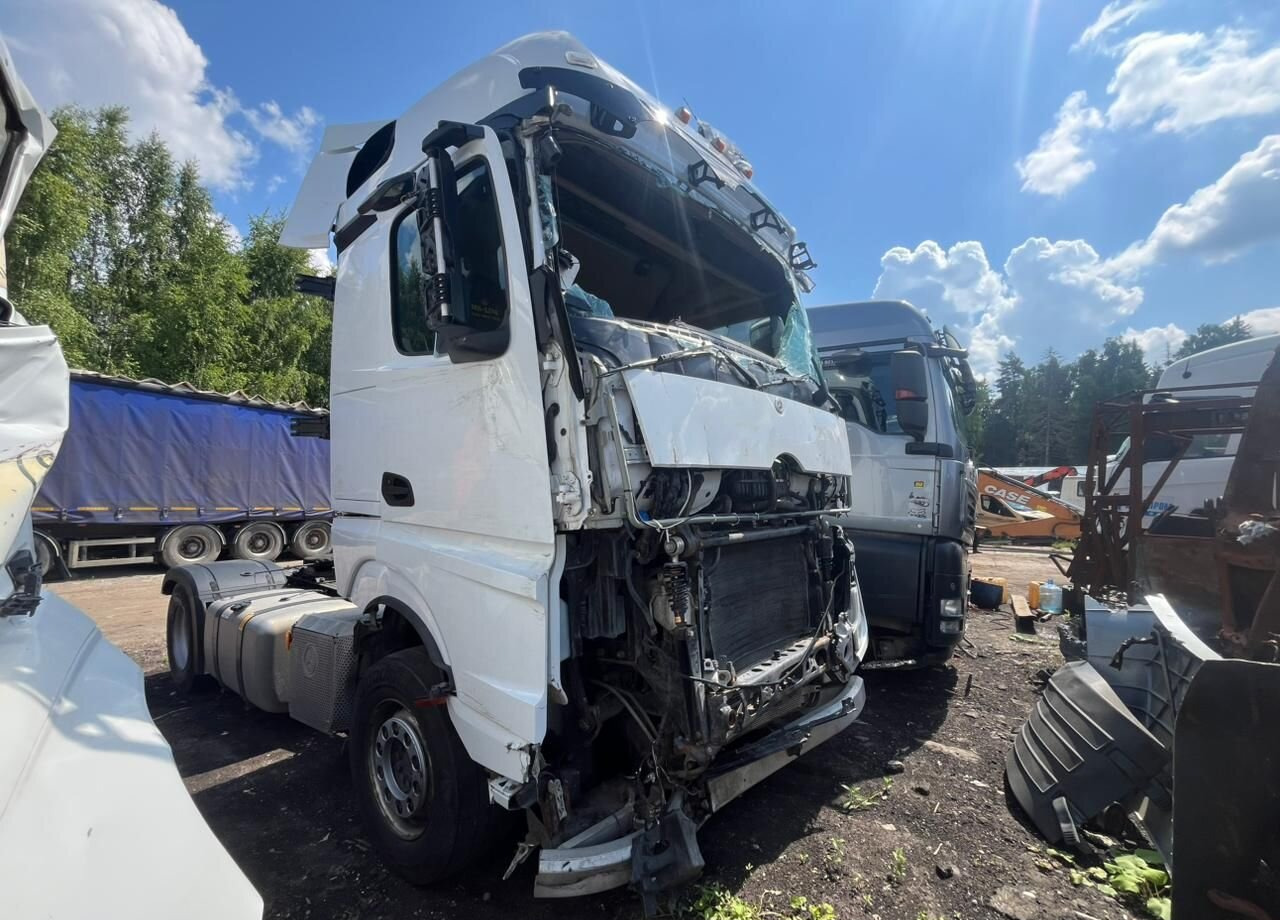 Mercedes-Benz Actros - Тягач: фото 1 Mercedes-Benz Actros - Тягач: фото 1