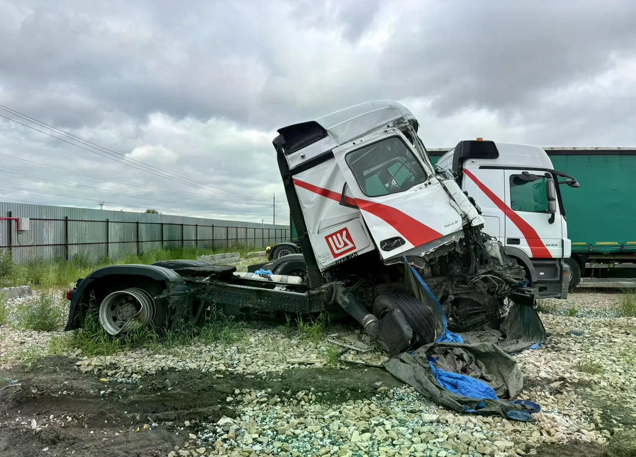 Mercedes-Benz Actros - Тягач: фото 2 Mercedes-Benz Actros - Тягач: фото 2