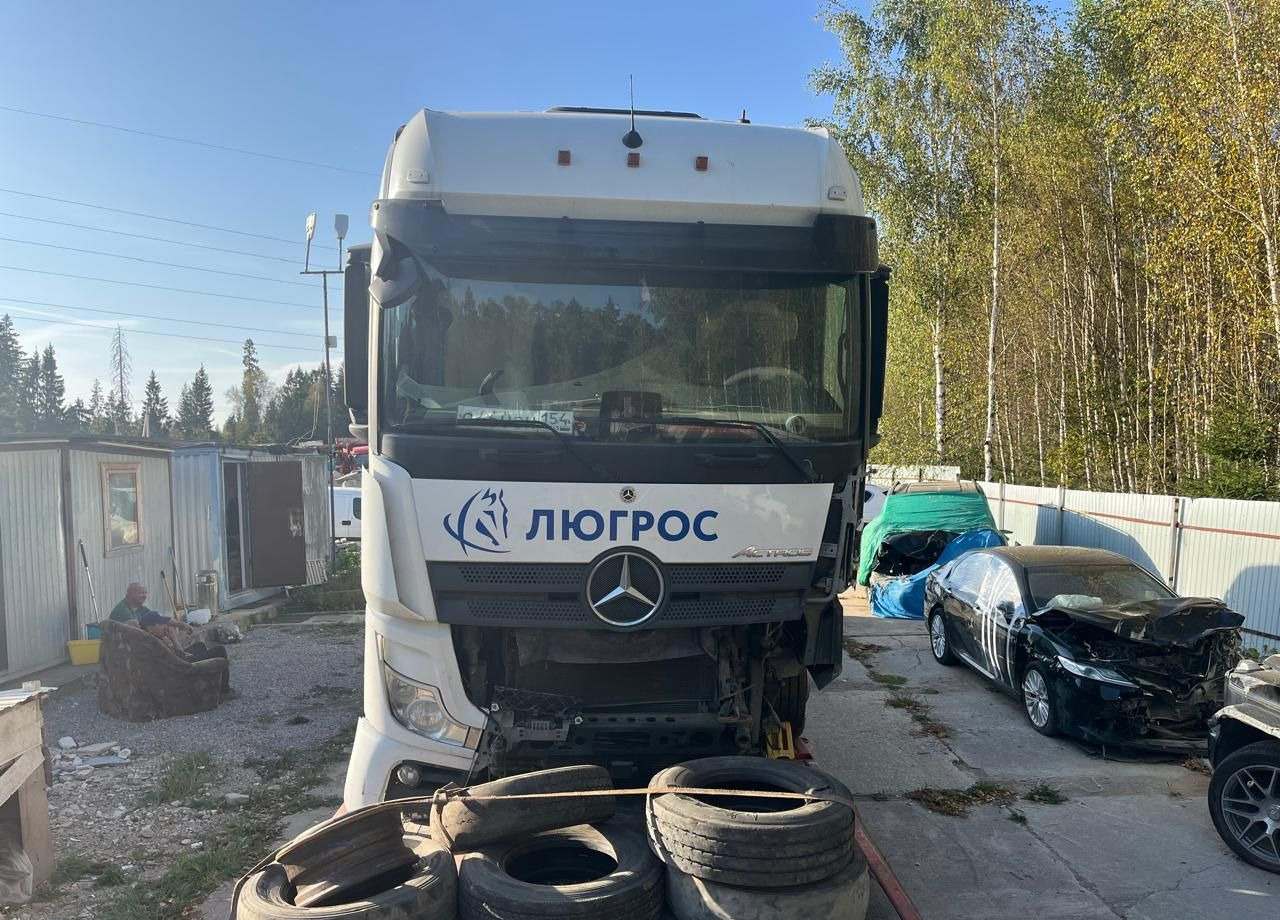 Mercedes-Benz Actros - Тягач: фото 1 Mercedes-Benz Actros - Тягач: фото 1