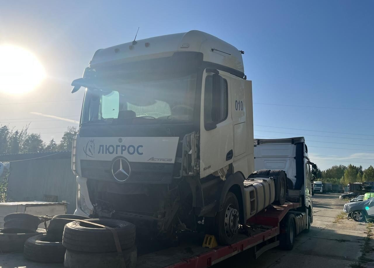 Тягач Mercedes-Benz Actros: фото 8