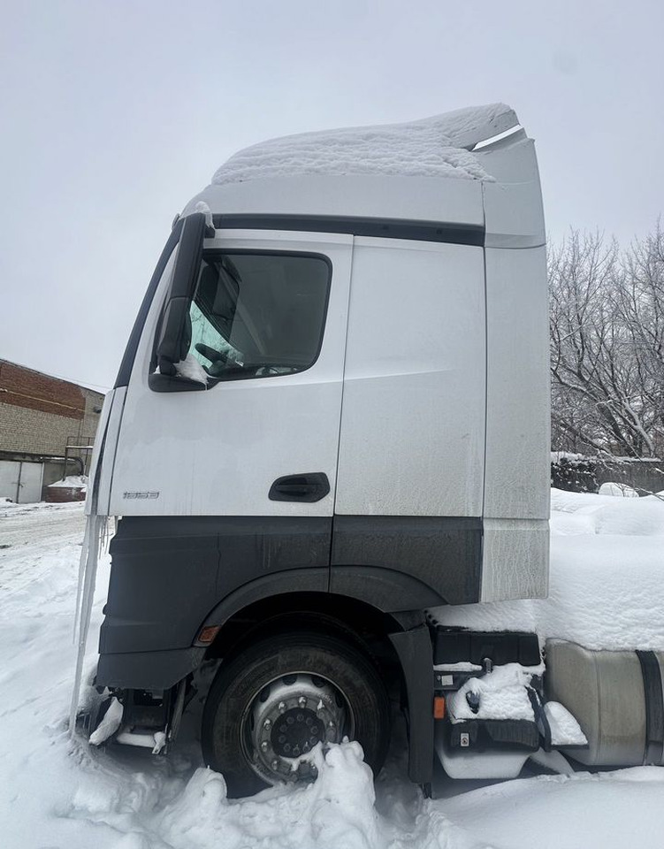 Mercedes-Benz Actros - Тягач: фото 3 Mercedes-Benz Actros - Тягач: фото 3