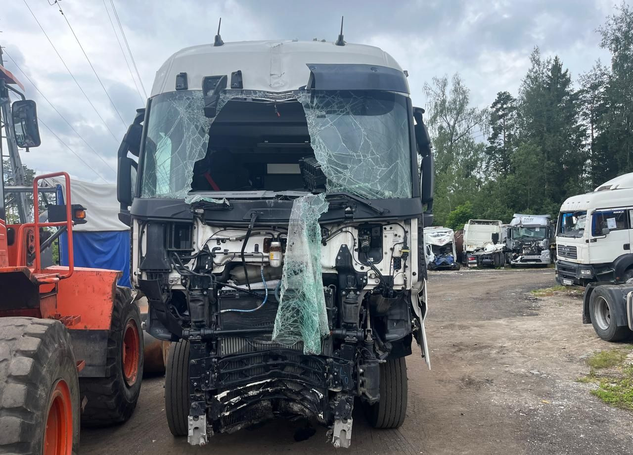Тягач Renault T-Series: фото 6