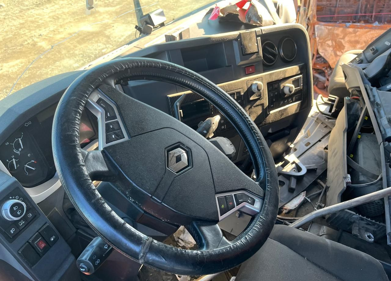 Тягач Renault T-Series: фото 40 Тягач Renault T-Series: фото 40