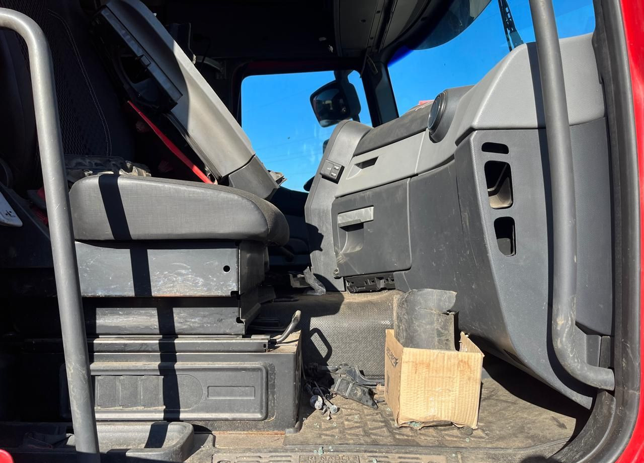 Тягач Renault T-Series: фото 36 Тягач Renault T-Series: фото 36