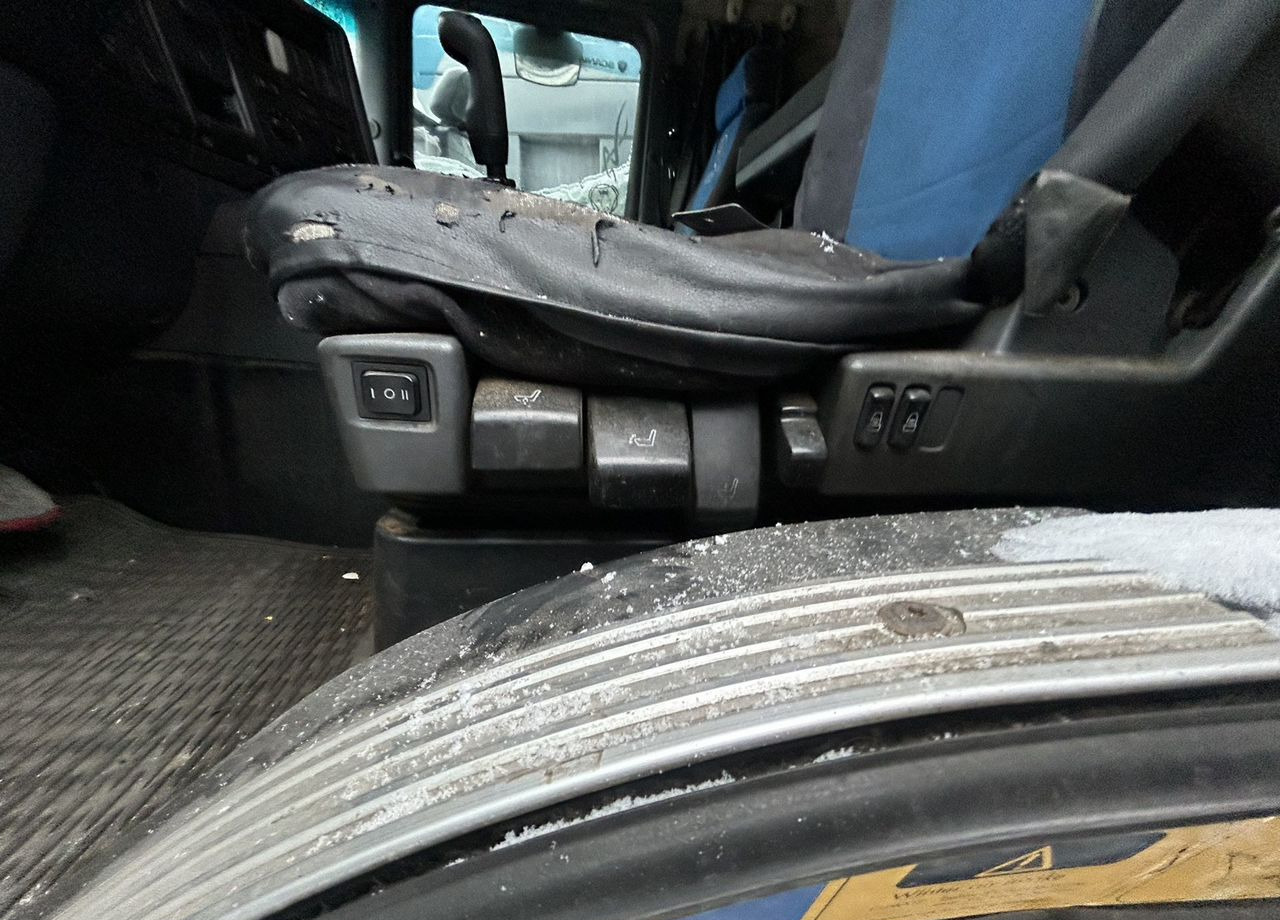 Тягач Scania P: фото 38