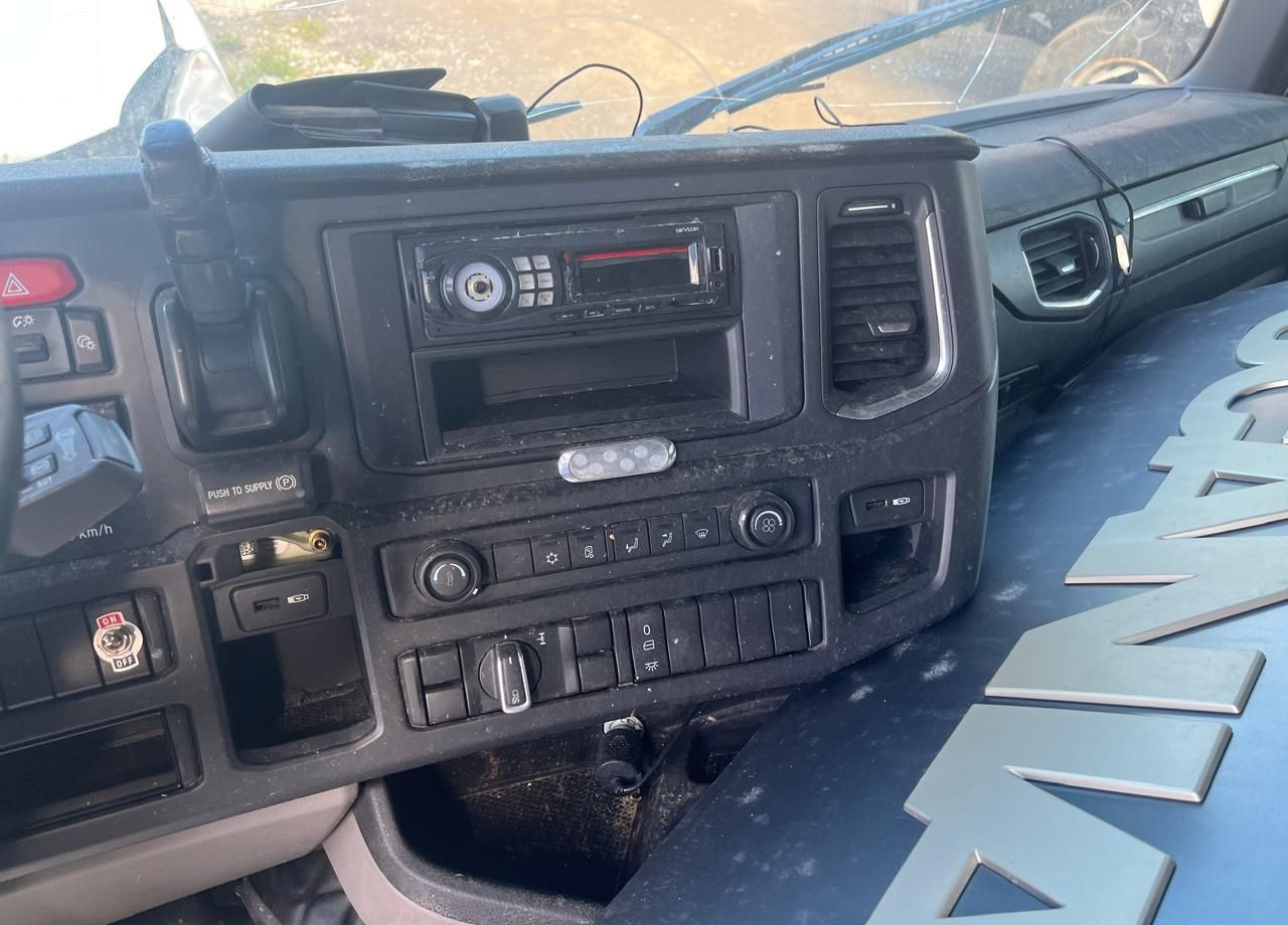 Тягач Scania R: фото 14