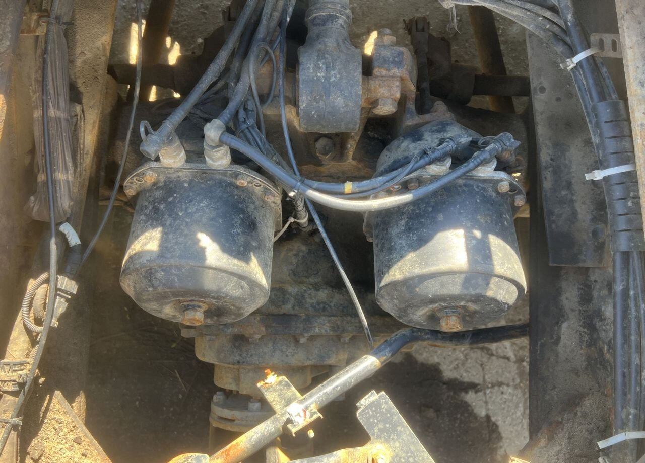 Тягач Shacman SX42584V324: фото 19 Тягач Shacman SX42584V324: фото 19