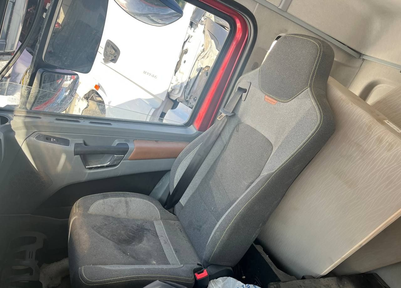 Тягач Shacman SX42586W385: фото 16