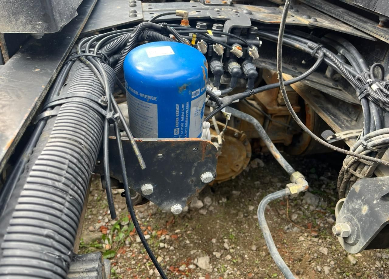 Тягач Shacman SX42586W385: фото 32