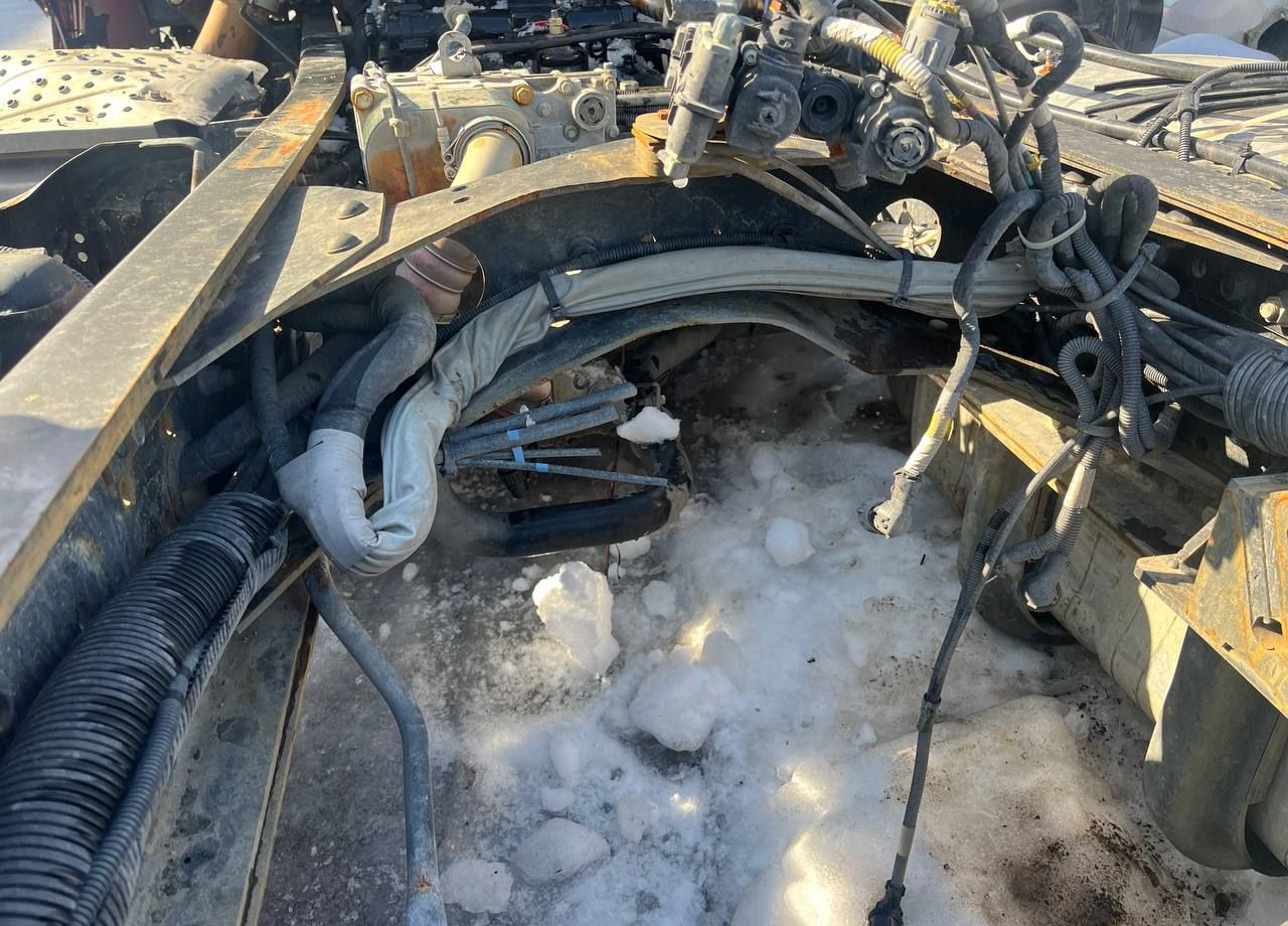 Тягач Shacman SX42586W385: фото 26