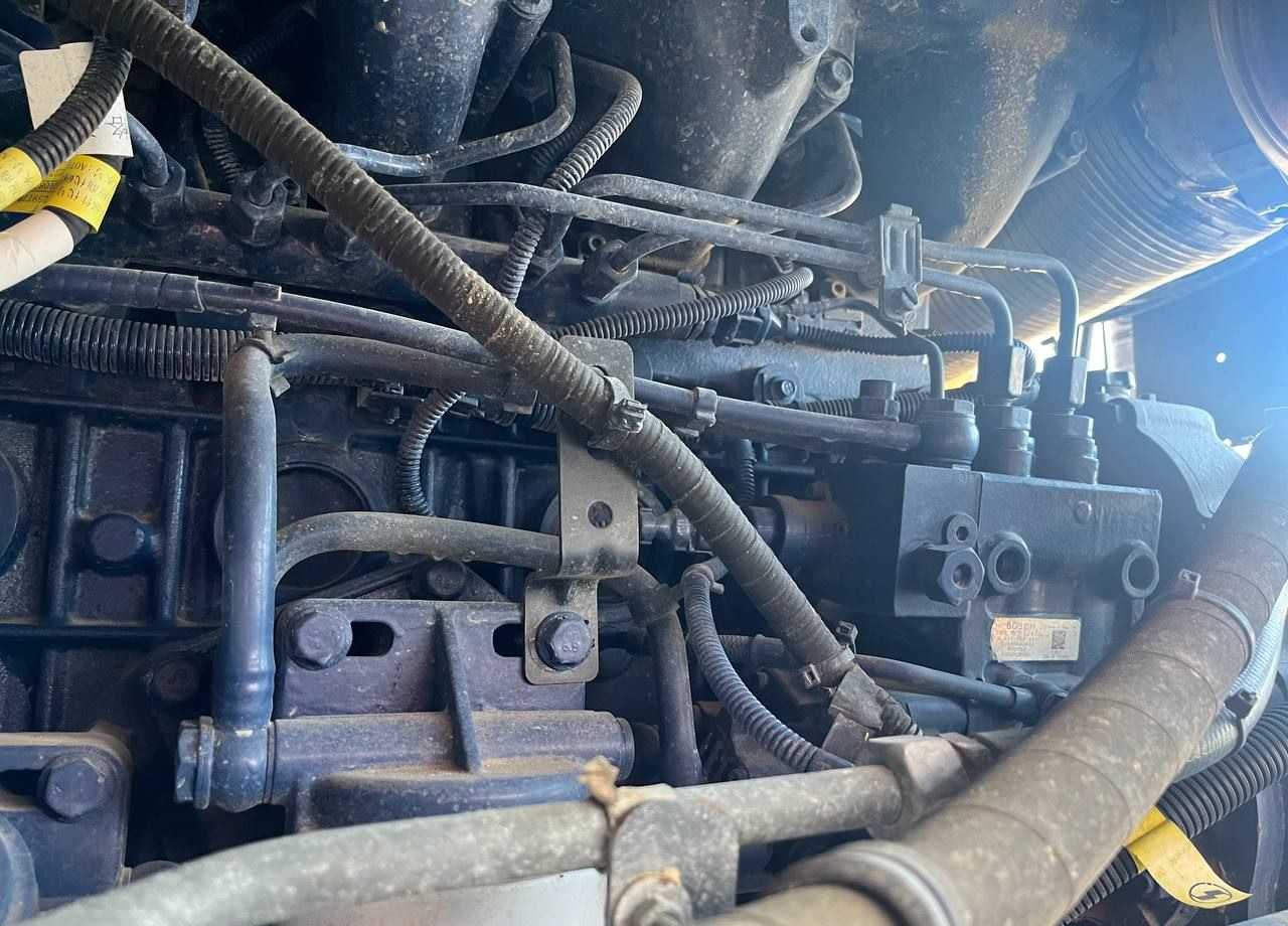 Тягач Shacman SX42586W385: фото 9