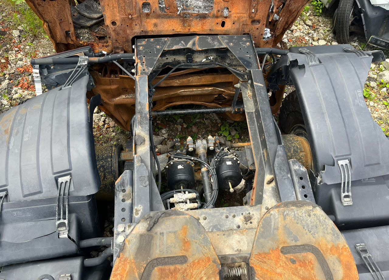 Тягач Shacman SX42586W385: фото 21