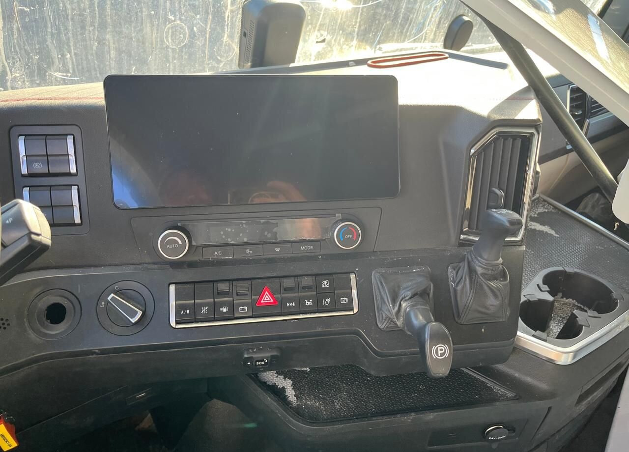 Тягач Sitrak C7H: фото 24