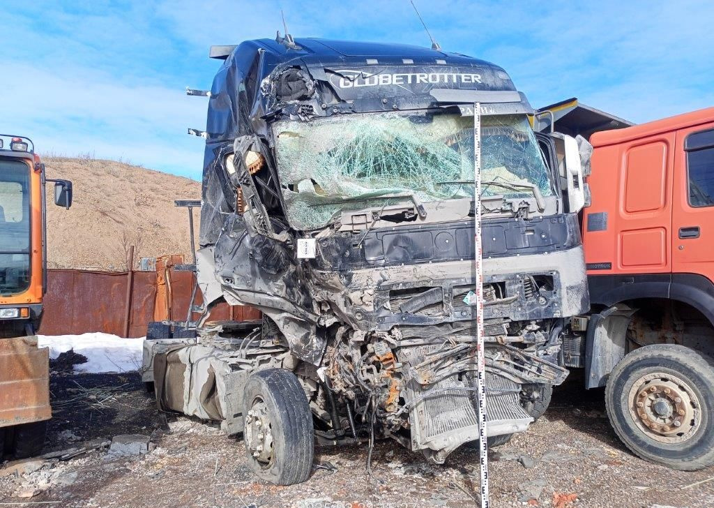 Тягач Volvo FH: фото 39