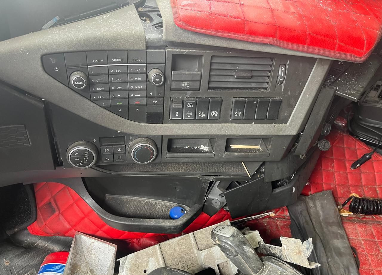 Тягач Volvo FH: фото 11