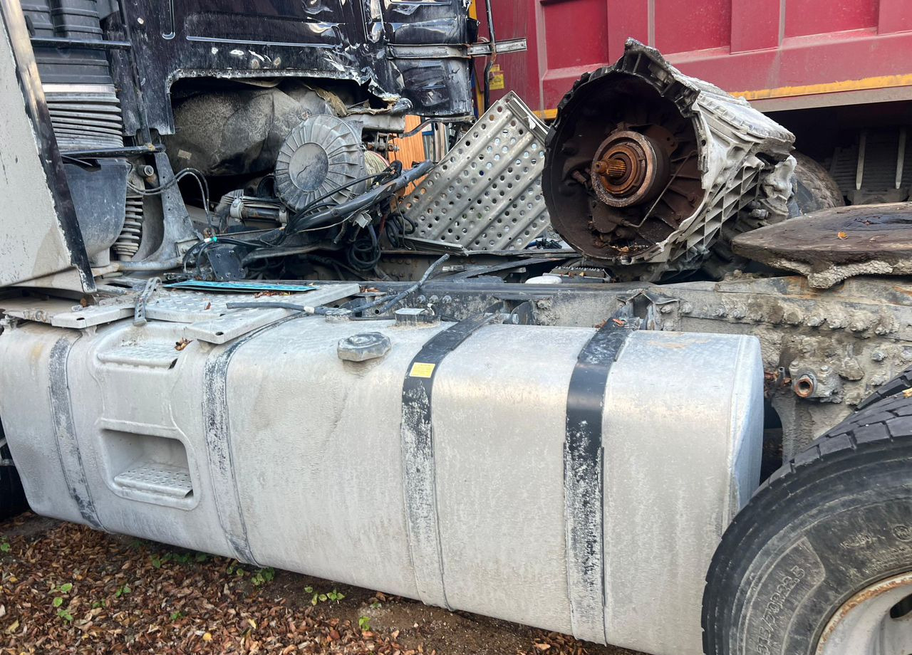 Тягач Volvo FH: фото 21