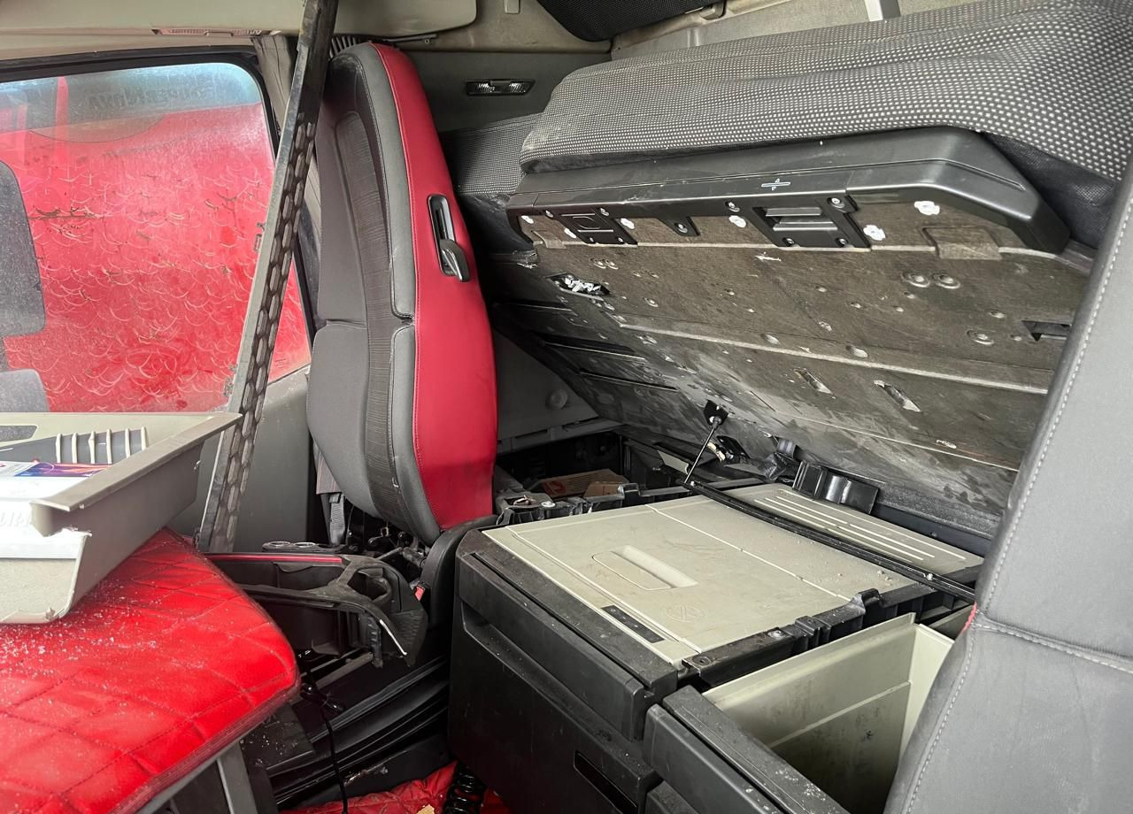 Тягач Volvo FH: фото 12