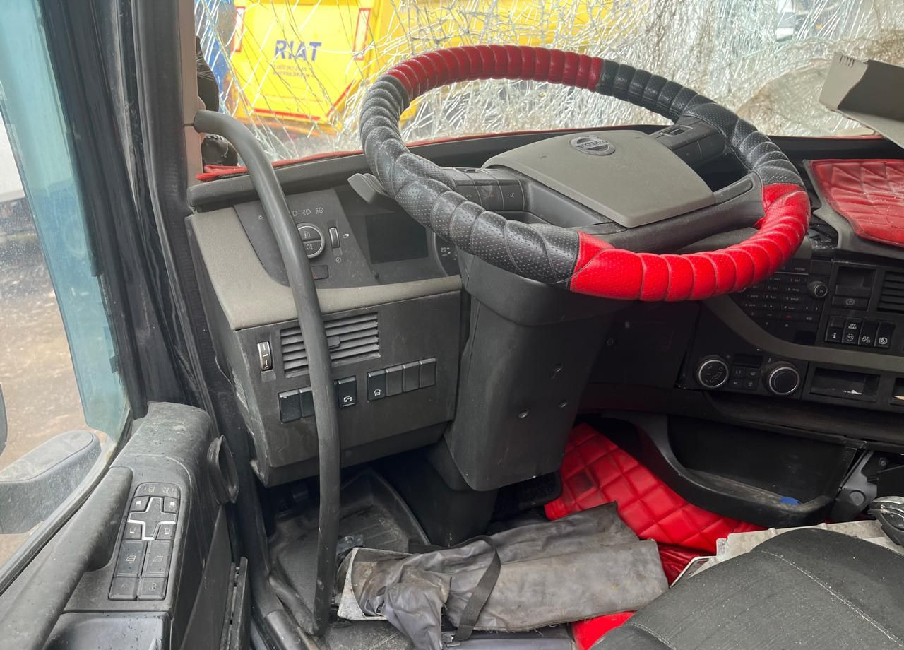 Тягач Volvo FH: фото 12