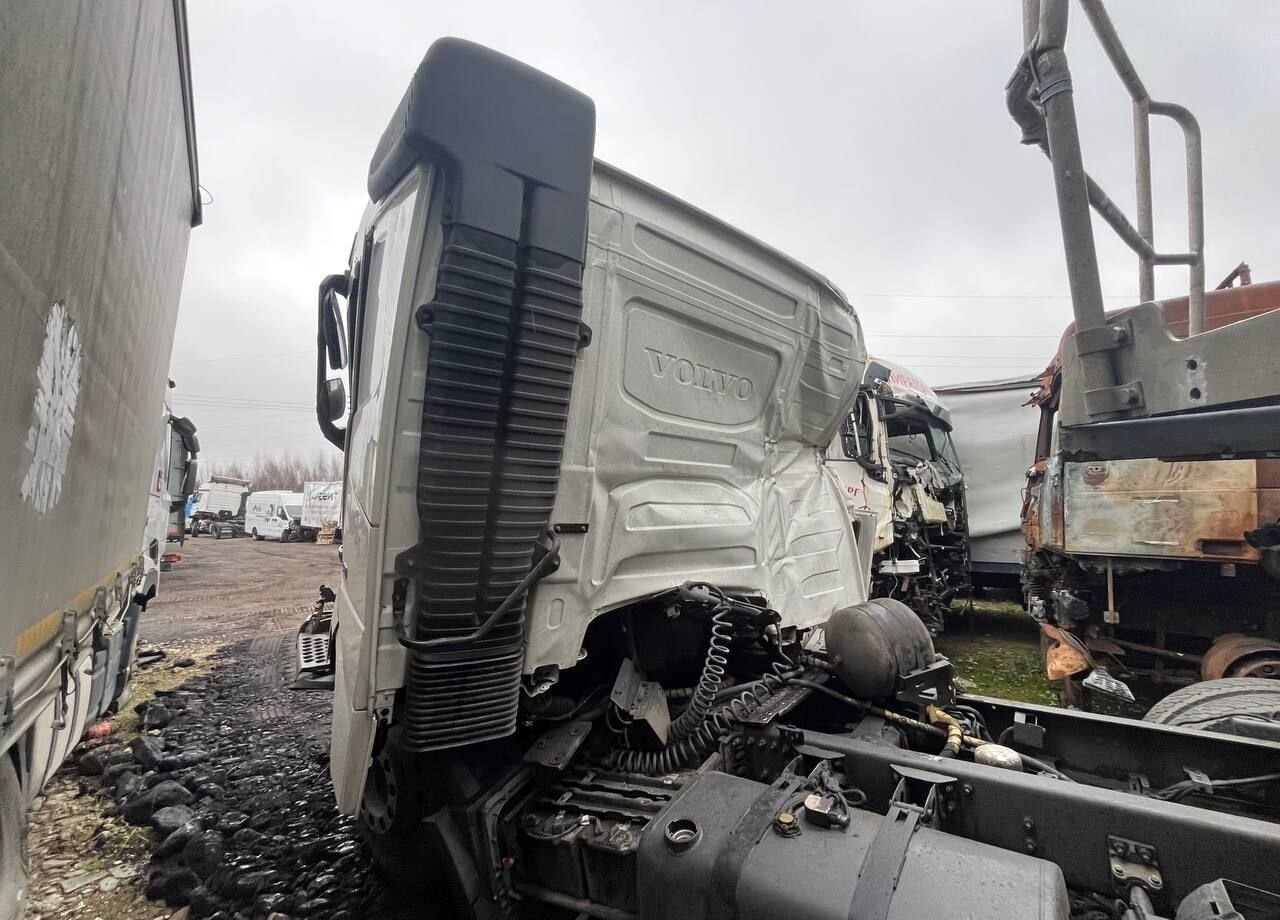 Тягач Volvo FH: фото 22