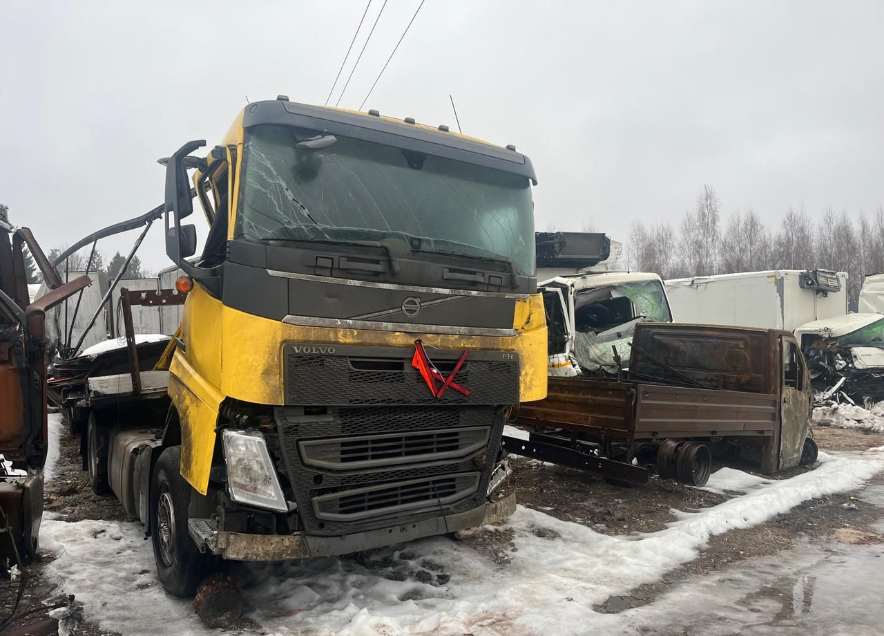 Тягач Volvo FH: фото 8